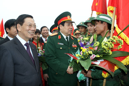  Tổ quốc gọi, chúng tôi lên đường!