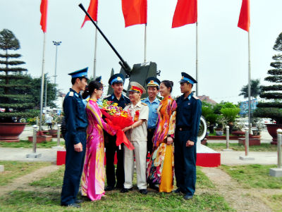 Chuyện bên mâm pháo