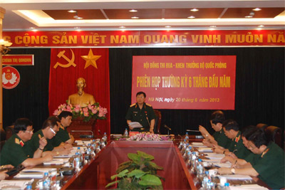 Hội đồng Thi đua Khen thưởng Bộ Quốc phòng họp phiên thường kỳ 6 tháng đầu năm 2013