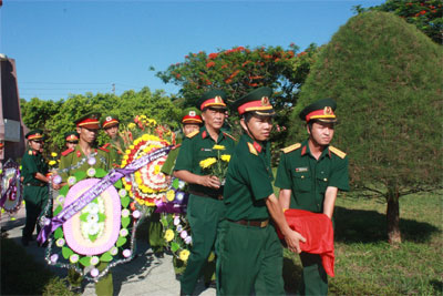 Truy điệu và cải táng 18 hài cốt liệt sĩ