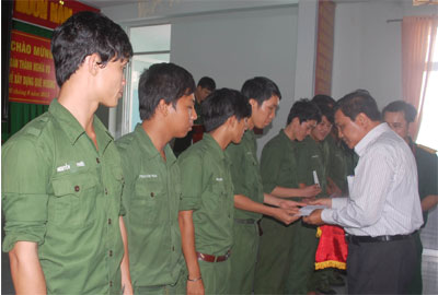 Gần 300 chiến sĩ hoàn thành nghĩa vụ quân sự