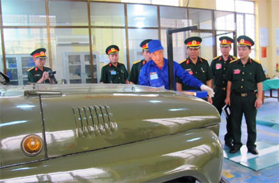 Tăng cường chất lượng chính quy, bảo đảm kỹ thuật xe máy quân sự