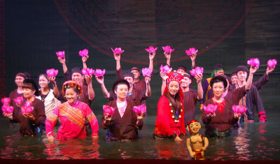 Phát huy giá trị di sản văn hóa để phát triển du lịch