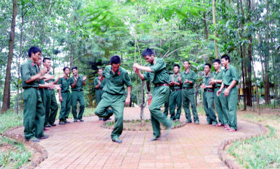 Về 43 dạo chơi “Công viên đồi lau trắng”