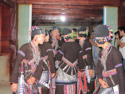 Lên Bản Hon khám phá văn hóa dân tộc Lự