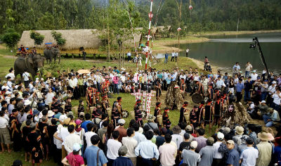 Bài 2: Đưa sử thi vào đời sống cộng đồng