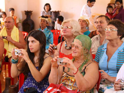 Mở các đường bay thẳng mới - giải pháp hút du khách Nga