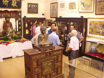 Cần bắt tay chặt hơn!