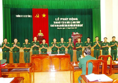 Trường Hạ sĩ quan xe tăng 1 phát động thi đua cao điểm 
