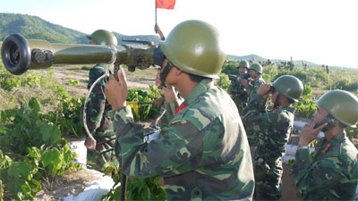Lực lượng vũ trang Quân khu 5: Kiên cường trong chiến đấu, gắn bó máu thịt với nhân dân