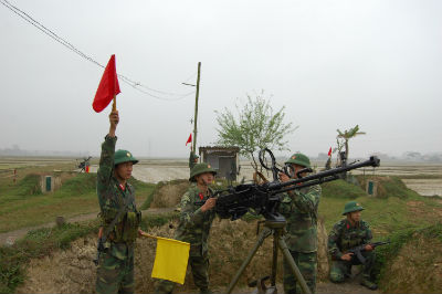 Trời xuân trong mắt trong