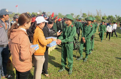 Đắc Nông: Lễ giao nhận quân trang trọng, an toàn