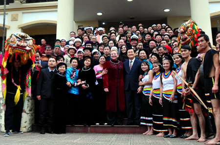 Chủ tịch nước Trương Tấn Sang gặp mặt chúc Tết đồng bào các dân tộc