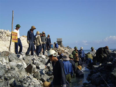 Tách lương ra khỏi quân hàm sĩ quan theo hướng nào?