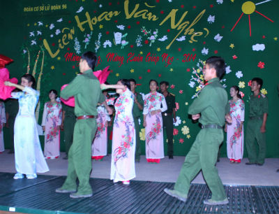 Đón Giao thừa vui ca hát