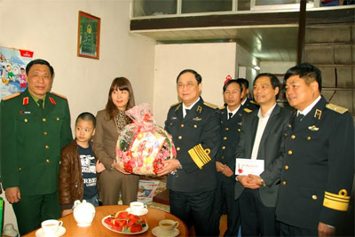 Quân chủng Hải quân đón xuân an toàn, sẵn sàng chiến đấu cao