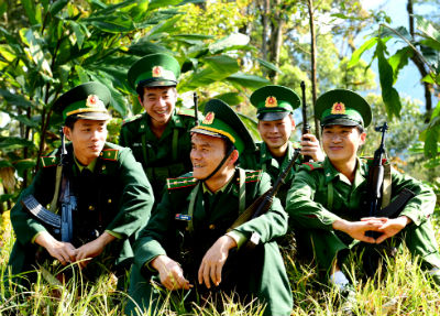 Từ nhân gian, tỏa sáng trong nhân gian