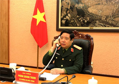 Đại tướng Phùng Quang Thanh điện đàm với Bộ trưởng Quốc phòng Ma-lai-xi-a