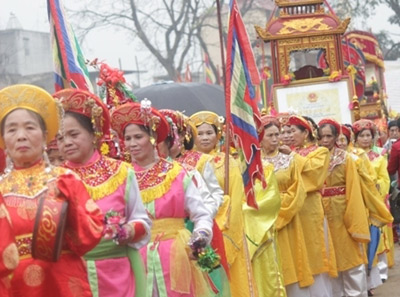 Hội xuân đền Vua Bà Thủy tổ quan họ