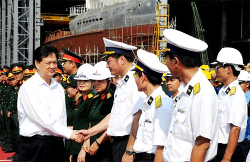 Thủ tướng Nguyễn Tấn Dũng thăm và làm việc tại Tổng công ty Sông Thu