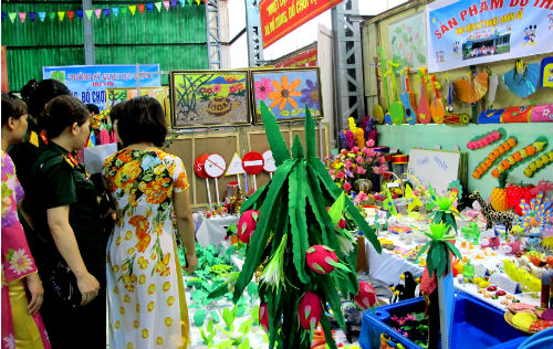 Những “nhà ảo thuật” biến phế liệu thành đồ dùng, đồ chơi cho trẻ