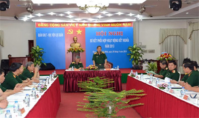 Sơ kết phối hợp hoạt động kết nghĩa giữa Học viện Lục quân và Quân khu 7