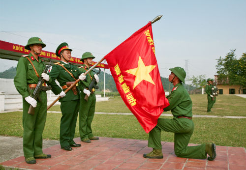 Quân nhân danh dự: 
Quân đội Việt Nam luôn là niềm tự hào của đất nước. Năm 2024, chúng ta đang tiếp tục tôn vinh tinh thần quân đội Việt Nam trong cuộc sống hằng ngày. Những hình ảnh về quân nhân danh dự và anh hùng liệt sĩ sẽ giúp chúng ta có thể hiểu rõ hơn về tình yêu và sự tôn trọng dành cho những người lính đang làm nhiệm vụ bảo vệ đất nước ta.