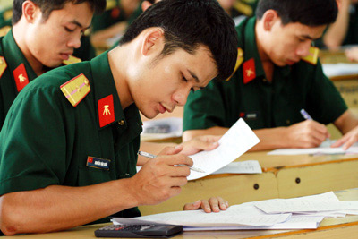 Số lượng hồ sơ đăng ký dự thi vào các trường quân đội tăng gần 1.000