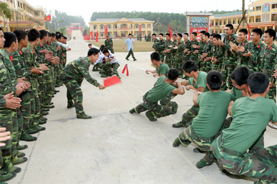 Sau giờ huấn luyện ở Trung đoàn 692