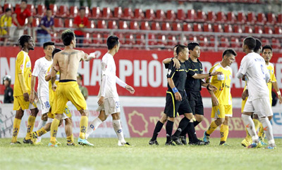 Chuyện trọng tài còn 