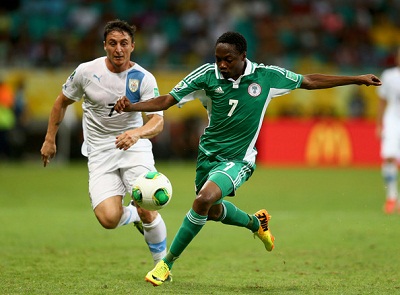 Dưới bóng đại bàng