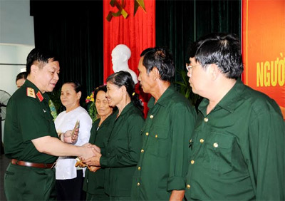 Bộ Quốc phòng trao 5,5 tỷ đồng hỗ trợ xây dựng nhà nuôi dưỡng người có công với cách mạng 