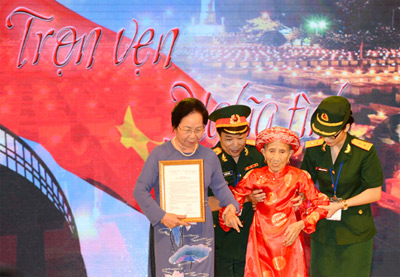 Mẹ Nhất đi “đón con”