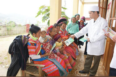 Mang mùa xuân về bản