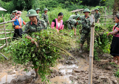 Bài 2: Đội quân chiến đấu, công tác và sản xuất