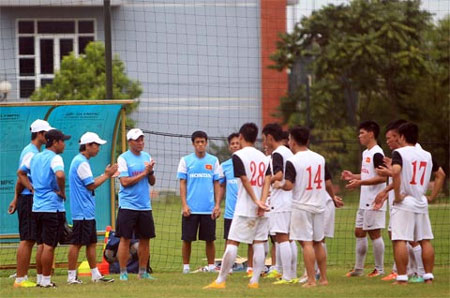 Chờ HLV Mi-u-ra “điều binh, khiển tướng”