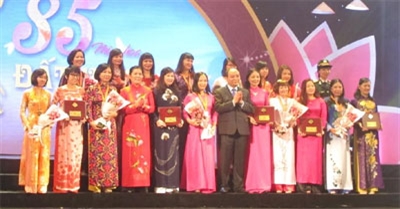 19 tập thể, cá nhân nhận Giải thưởng Phụ nữ Việt Nam 2015