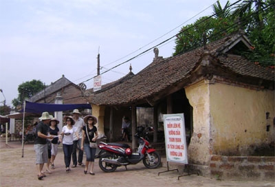 Nhiều hoạt động kỷ niệm 10 năm Làng cổ Đường Lâm được công nhận Di tích Quốc gia