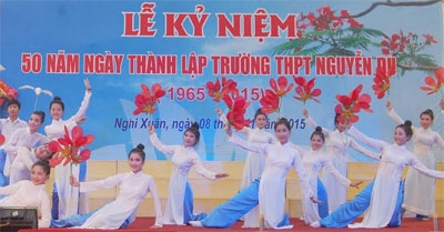 Trường THPT Nguyễn Du kỷ niệm 50 năm thành lập 