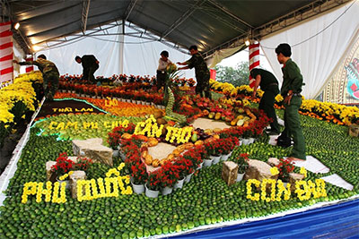 Bản đồ Việt Nam từ hoa thơm, trái ngọt