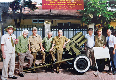 Mùa xuân ấy anh thành chiến sĩ