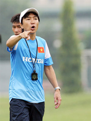 HLV Mi-u-ra: Ô-lim-pích Việt Nam phải lọt vào VCK U.23 châu Á 2016