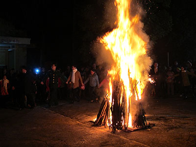 Đêm Xuân quân dân nơi biên cương