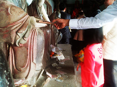 Ứng xử văn hóa với đồng tiền quốc gia