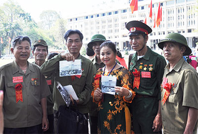 Tháng Tư đồng đội, tháng Tư ân tình