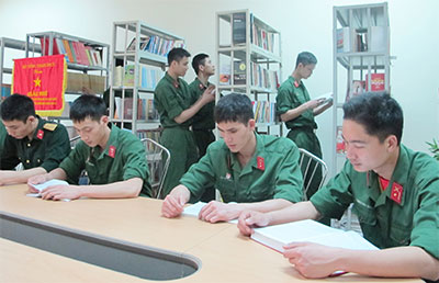 Sách - Hành trang tinh thần của người lính