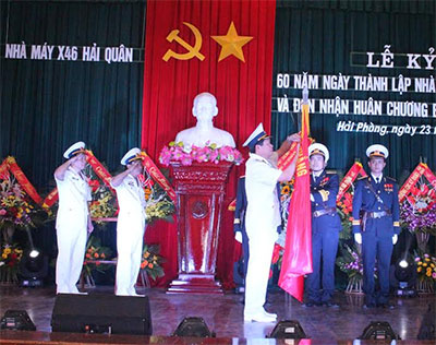 Nhà máy X46 đón nhận Huân chương Bảo vệ Tổ quốc hạng Nhất