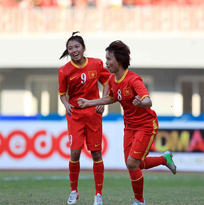 Hai tháng, hai tuần, hai trận thua