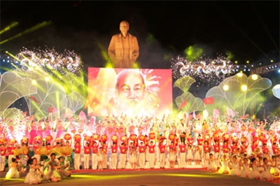 Yêu Bác, lòng ta trong sáng hơn