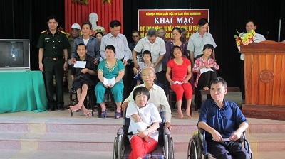 Nặng lòng nghĩa cử tri ân